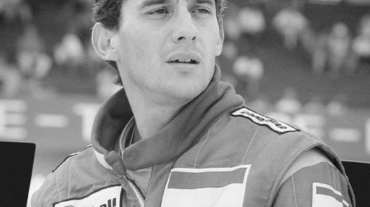 Ayrton_Senna_9_-_Cropped