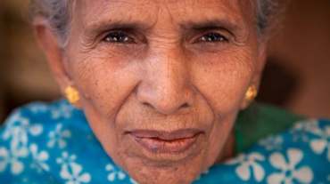 portrait-old-lady-wrinkles-kolkata-west-bengal-india