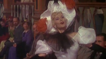 Foto retirada da Wikipedia. Zsa Zsa Gabor em Moulin Rouge (1952); figurino de Elsa Schiaparelli
